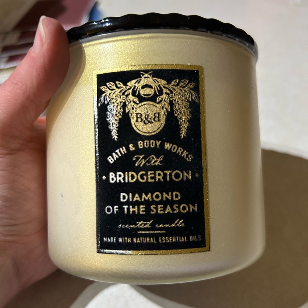 Bath & Body Works Bridgerton Scented Candle 3 wick- White and Gold